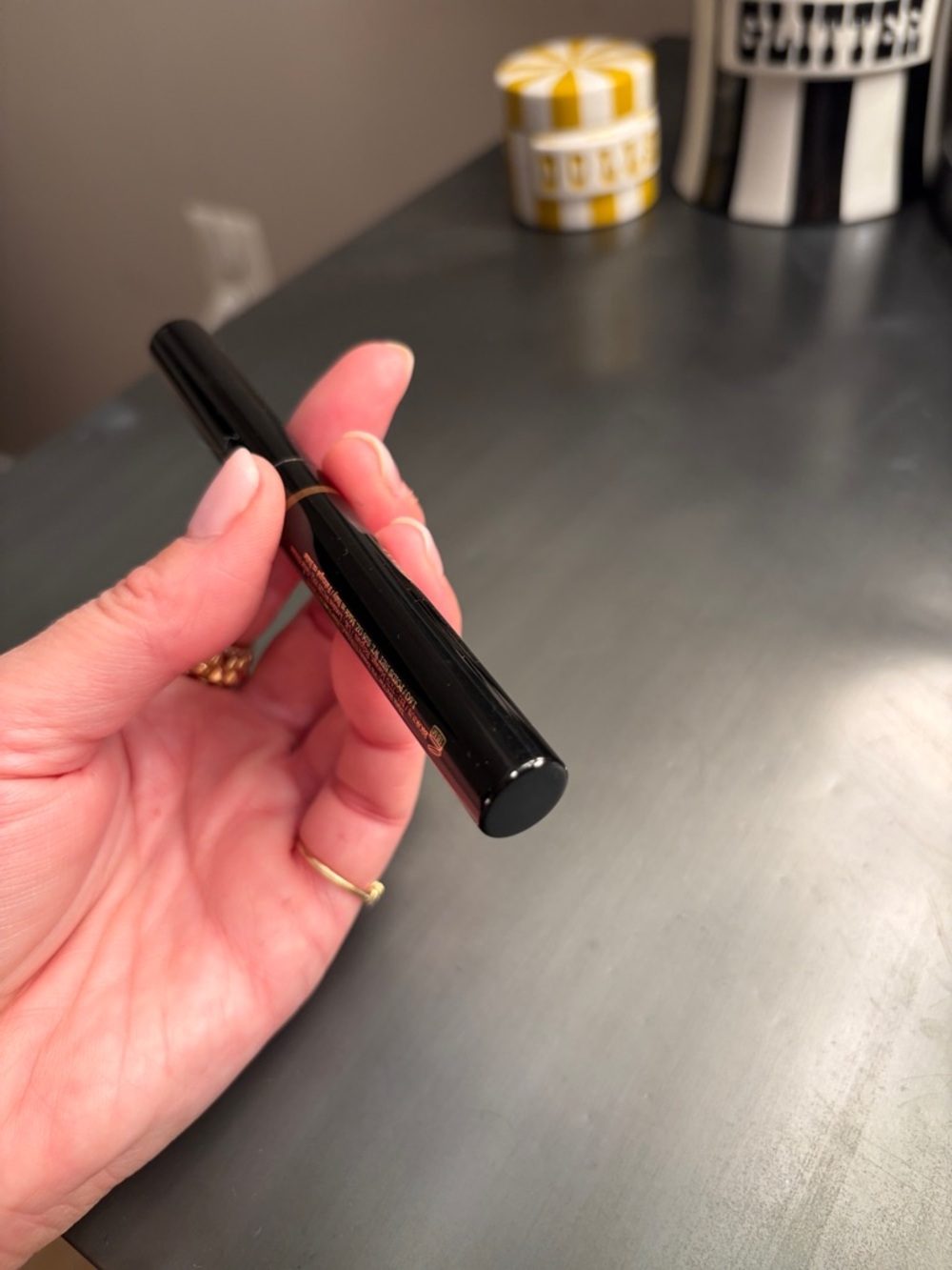 Victoria Beckham Beauty Eye Wear
Longwear Eyeshadow Stick | Caramel - Picture 12 of 12